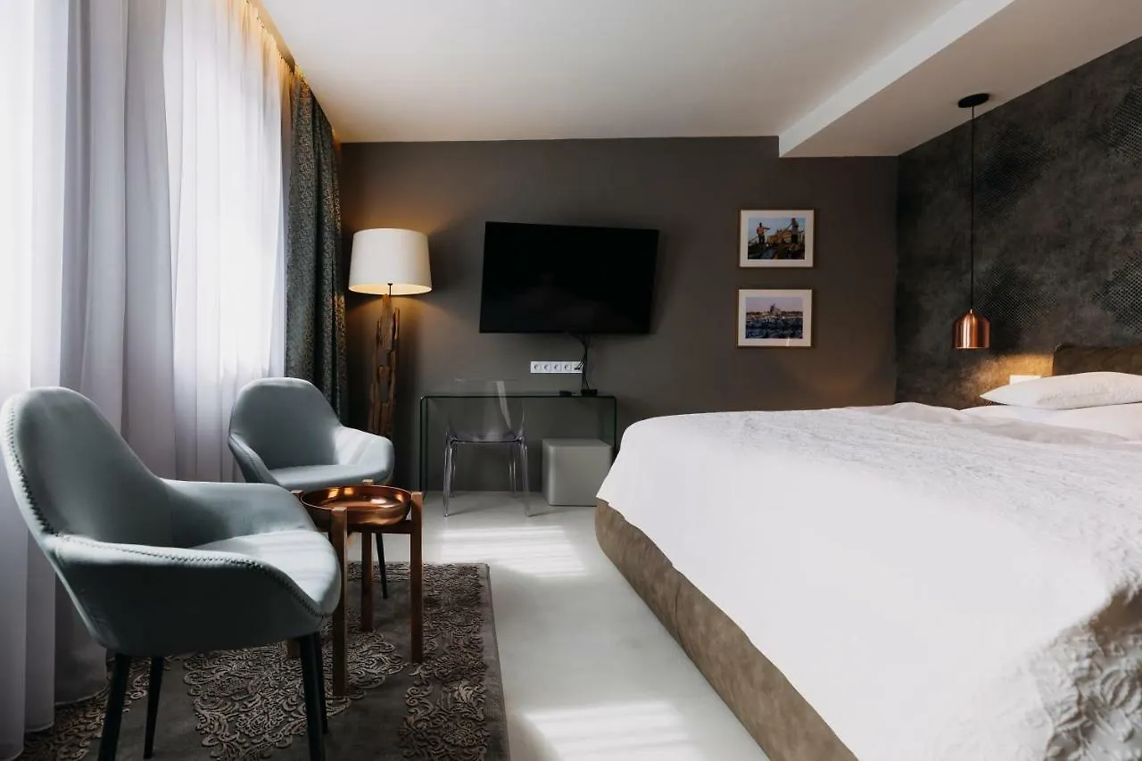 Villa Bricola - Boutique Apartments Karlowe Wary 4*,